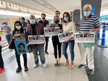 A 10 años de la tragedia de Once, familiares reclamaron Justicia en un emotivo homenaje A 10 años de la tragedia de Once, familiares reclamaron Justicia en un emotivo homenaje