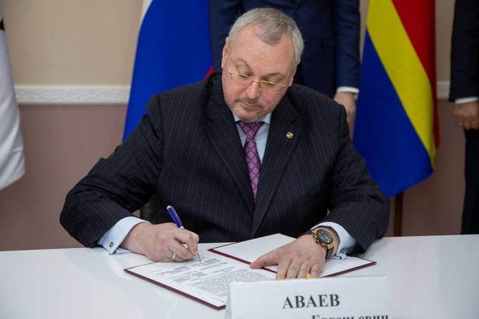 Hallan muerto a un banquero ruso junto a su esposa embarazada y su hija de 13 años