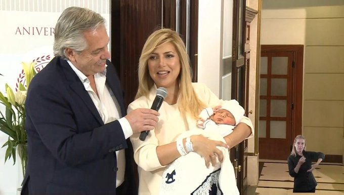 Alberto Fernández y Fabiola Yáñez presentaron a Francisco: “Es un oasis en este tiempo difícil” Alberto Fernández y Fabiola Yáñez presentaron a Francisco: “Es un oasis en este tiempo difícil”