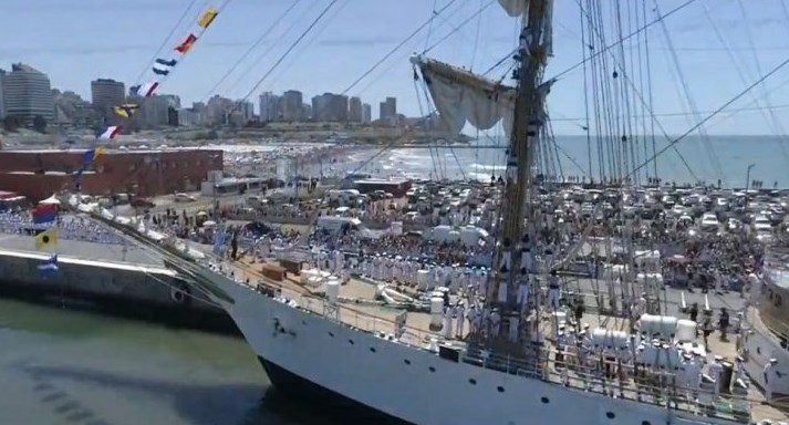 Después de 5 meses de navegación, la Fragata Libertad amarró en Mar del Plata