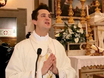 Un cura usaba la limosna para comprar drogas y hacer fiestas sexuales Un cura usaba la limosna para comprar drogas y hacer fiestas sexuales