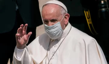 Operaron al papa Francisco y permanecerá en observación Operaron al papa Francisco y permanecerá en observación