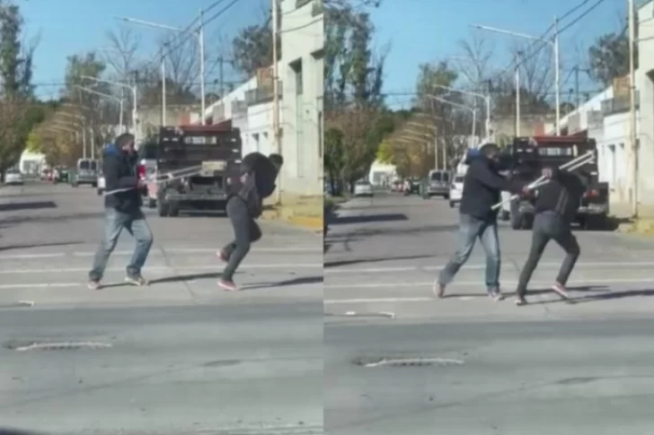 Mendigaba con muletas y salió corriendo en medio de una pelea