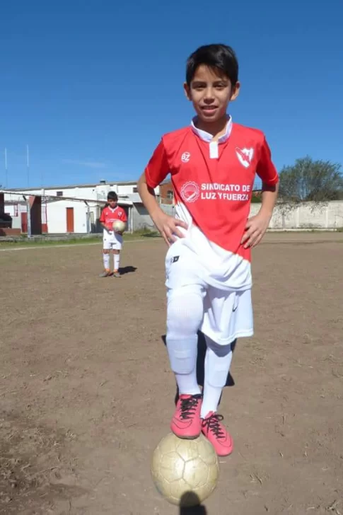 El chico sanjuanino que la rompe jugando al fútbol en Córdoba y es seguido por Vélez El chico sanjuanino que la rompe jugando al fútbol en Córdoba y es seguido por Vélez