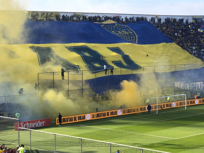 [VIDEO] La violencia se adueñó de la popular de Boca