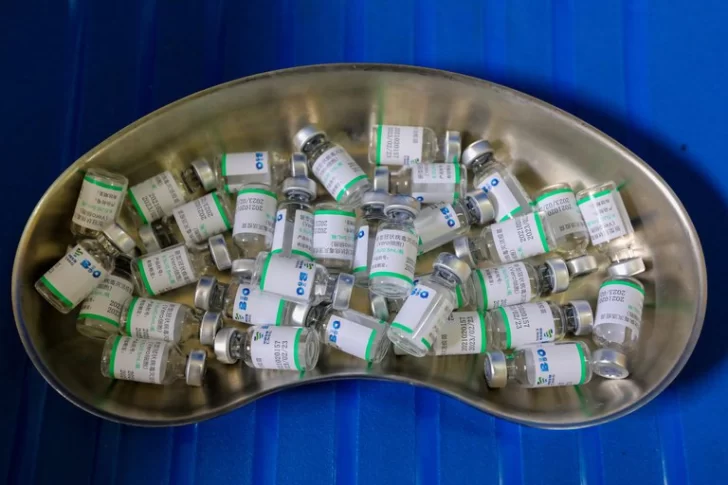 Sinopharm anunció el desarrollo de una nueva versión de su vacuna contra más variantes