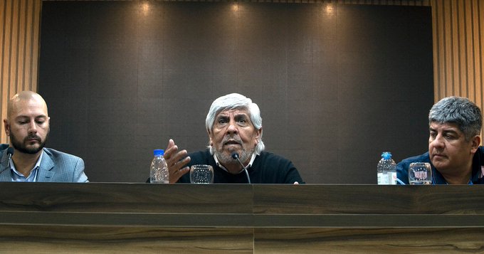 Hugo Moyano se despidió de los empleados de Independiente