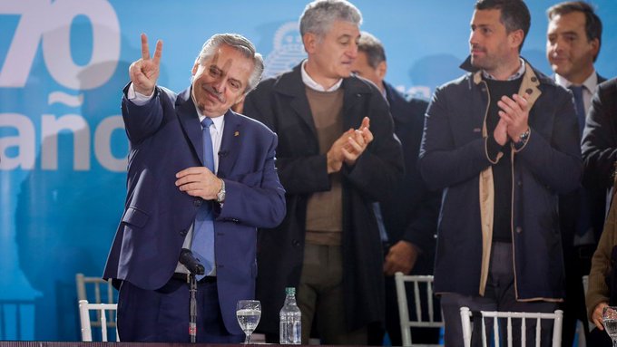 Alberto Fernández pidió tomar la bandera de Evita para luchar contra los especuladores Alberto Fernández pidió tomar la bandera de Evita para luchar contra los especuladores