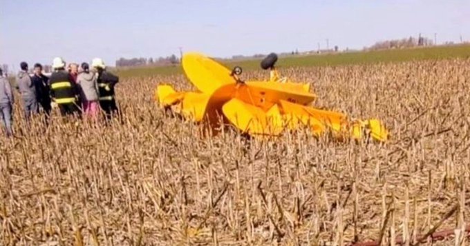 Un joven murió al caer la avioneta que piloteaba en un campo de Santa Fe