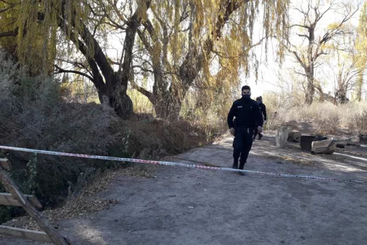 Un abuelo calingastino cayó a un canal y murió