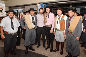 En el teatro se realizó la noche de gala previa En el teatro se realizó la noche de gala previa