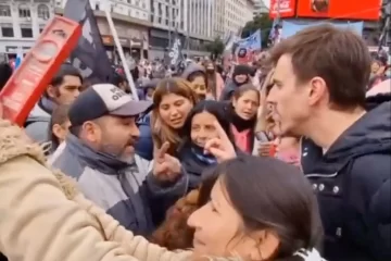 García Moritán fue a una marcha del Polo Obrero y lo echaron al grito de “¡fuera cheto!” García Moritán fue a una marcha del Polo Obrero y lo echaron al grito de “¡fuera cheto!”