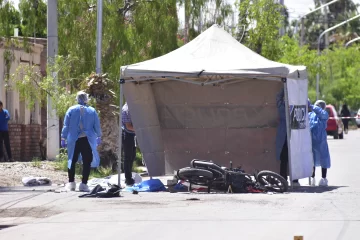 Madre e hijo, las víctimas fatales del brutal accidente en Sarmiento Madre e hijo, las víctimas fatales del brutal accidente en Sarmiento