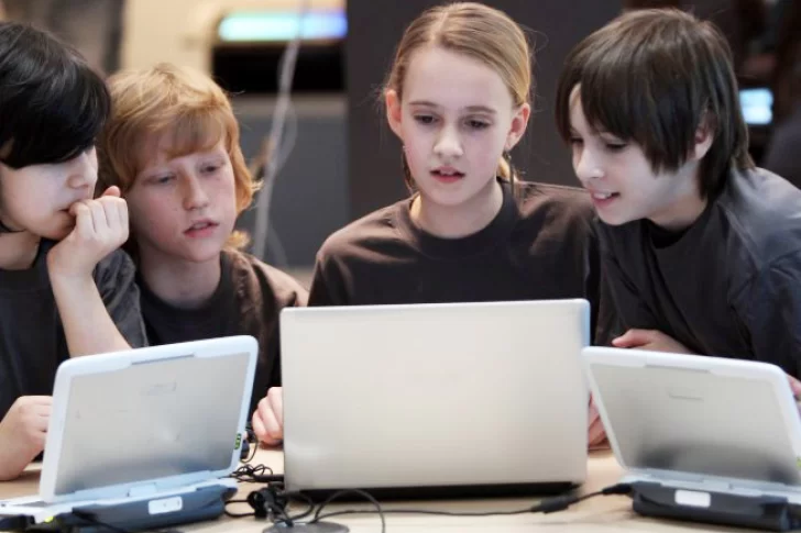 “Trolear” y “de rúcula”: un diccionario para entender a la generación Z