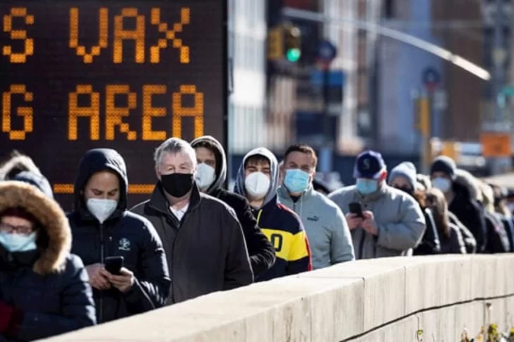 Un nuevo caso de Ómicron en EE UU indica que hay transmisión comunitaria en el país