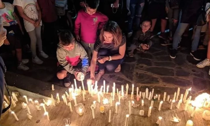 Crimen en Villa Gesell: vecinos y turistas marcharon al boliche Crimen en Villa Gesell: vecinos y turistas marcharon al boliche