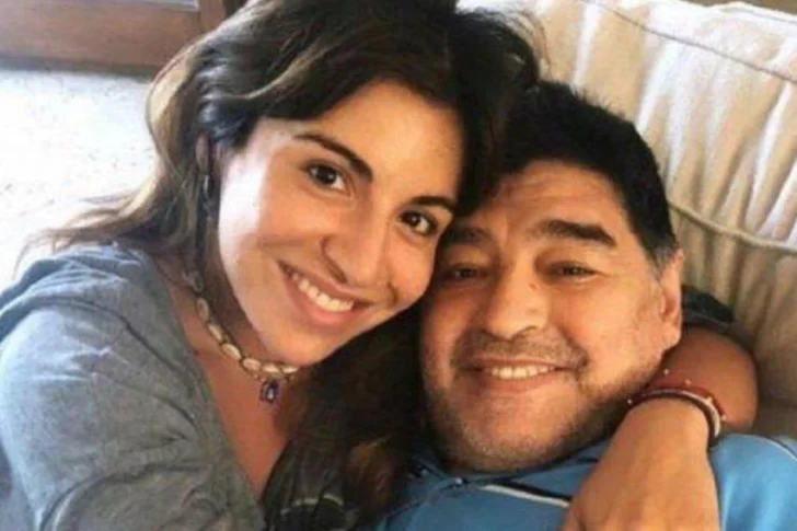 Maradona “fumaba marihuana con ‘Charly’ Ibánez” y le daban una “pastilla misteriosa”