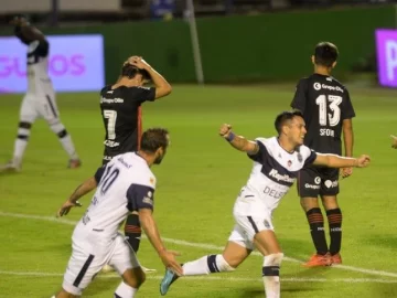 Gimnasia se quedó con el invicto del ‘Mono’ Burgos en Newell’s Gimnasia se quedó con el invicto del ‘Mono’ Burgos en Newell’s