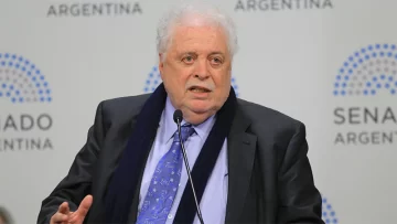 Ginés González García: “La vacunación contra el coronavirus implicará un enorme esfuerzo”