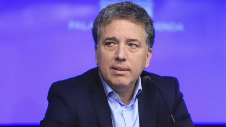 Canicoba Corral procesó a Dujovne por irregularidades en las concesiones viales