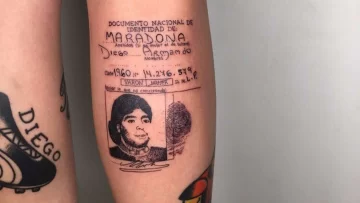 Una joven se tatuó el DNI de Maradona y hasta Giannina la felicitó Una joven se tatuó el DNI de Maradona y hasta Giannina la felicitó