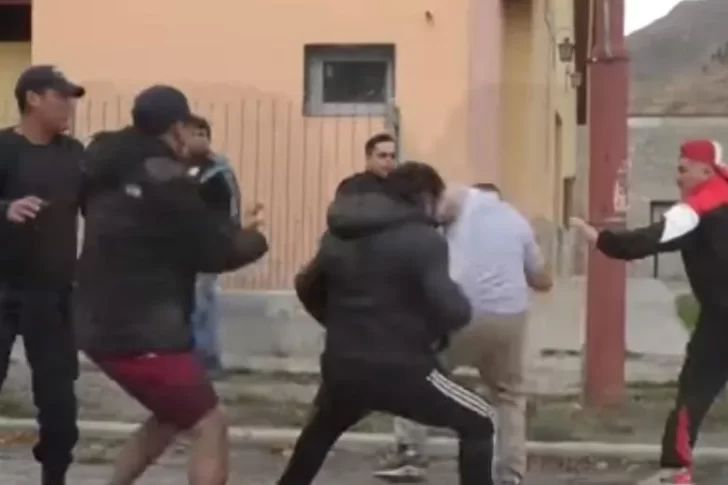 Le otorgaron la domiciliaria a un secuestrador y vecinos lo ‘recibieron’ con una paliza