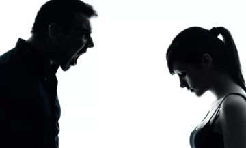 Llegó borracho a su casa y agredió a su esposa frente a sus hijos: “Sos una p…” Llegó borracho a su casa y agredió a su esposa frente a sus hijos: “Sos una p…”