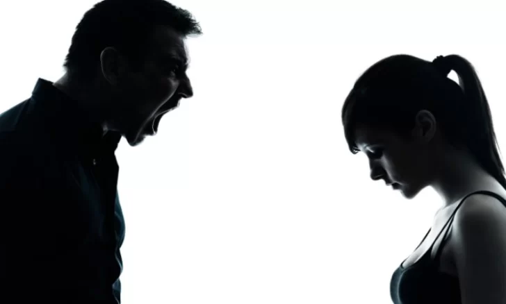 Llegó borracho a su casa y agredió a su esposa frente a sus hijos: “Sos una p…” Llegó borracho a su casa y agredió a su esposa frente a sus hijos: “Sos una p…”