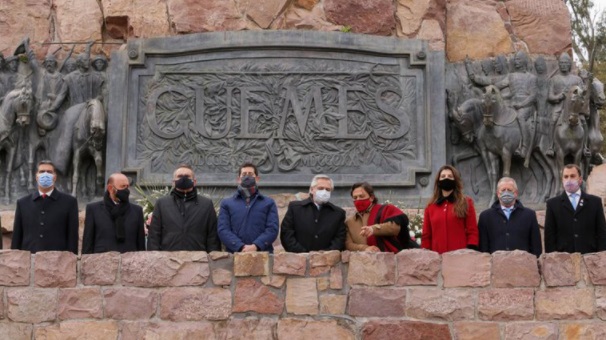 Fernández prometió que vacunará rápidamente a todos los argentinos Fernández prometió que vacunará rápidamente a todos los argentinos