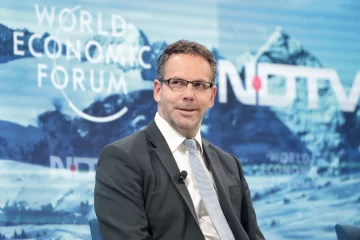 Sandleris dijo que el BCRA mantendrá “su política monetaria restrictiva” Sandleris dijo que el BCRA mantendrá “su política monetaria restrictiva”