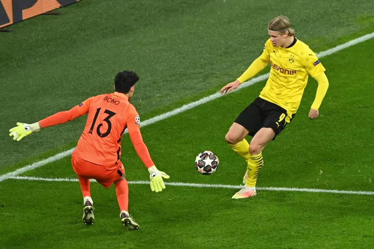 Al Sevilla de los argentinos no le alcanzó con el empate ante Borussiia Dortmund y quedó afuera