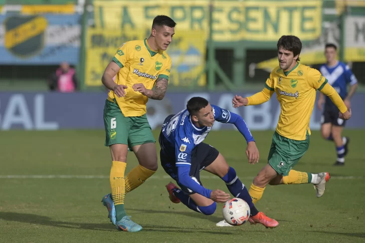Defensa, Vélez y un empate que ganó emoción sobre el final Defensa, Vélez y un empate que ganó emoción sobre el final
