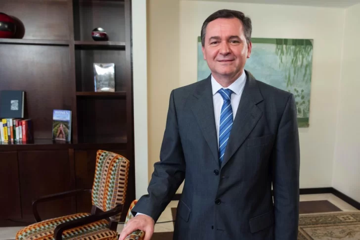 Hensel quedará a cargo del Ministerio de Gobierno por una nueva licencia de Baistrocchi