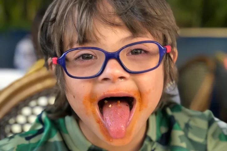 El hijo de un famoso le sacó el celular a su papá y le mandó audios a Messi