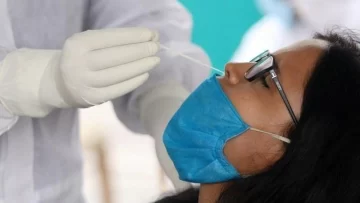 Axel sólo hisopará a mayores de 60, los de riesgo y embarazadas Axel sólo hisopará a mayores de 60, los de riesgo y embarazadas