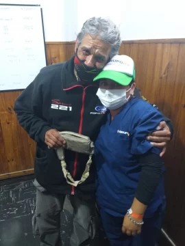 Limpiaba los baños del autódromo, halló una riñonera con mucha plata e hizo todo para dar con el dueño Limpiaba los baños del autódromo, halló una riñonera con mucha plata e hizo todo para dar con el dueño