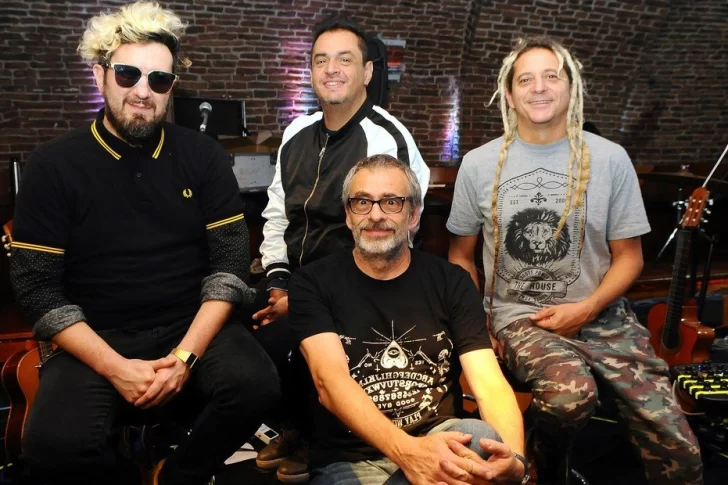 Los Auténticos Decadentes, la usina de hits que con 35 años de historia no se rinde