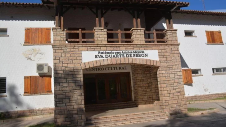 A 6 días de la muerte de un abuelo, detectan 6 casos positivos en el Hogar Eva Perón A 6 días de la muerte de un abuelo, detectan 6 casos positivos en el Hogar Eva Perón