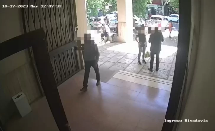 Muerte en Tribunales: el fallecido llevaba el arma y dicen que falló la seguridad