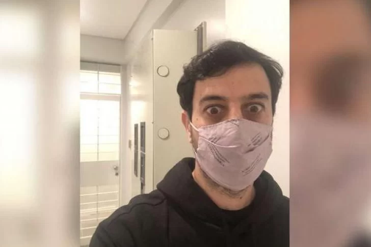 Fue al banco, quedó encerrado en una caja de seguridad y pidió auxilio a través de Twitter