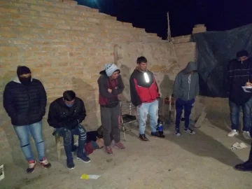 Diez hombres terminaron detenidos por participar en una fiesta clandestina