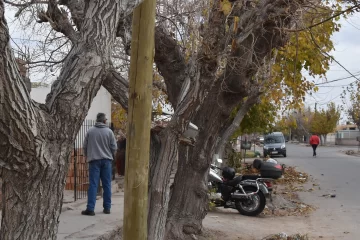 Un empujón de parte de su hijo, la principal hipótesis de la muerte del hombre en Rawson Un empujón de parte de su hijo, la principal hipótesis de la muerte del hombre en Rawson