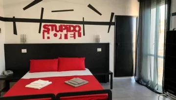 La extraña condición de un hotel para cobrarle solo un euro por noche a sus huéspedes