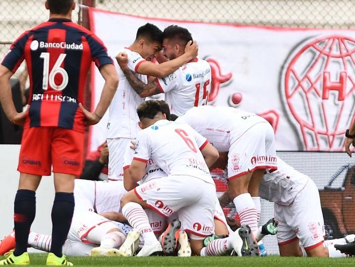 La AFA habilitó a Huracán a incorporar jugadores y generó polémica con la Superliga La AFA habilitó a Huracán a incorporar jugadores y generó polémica con la Superliga