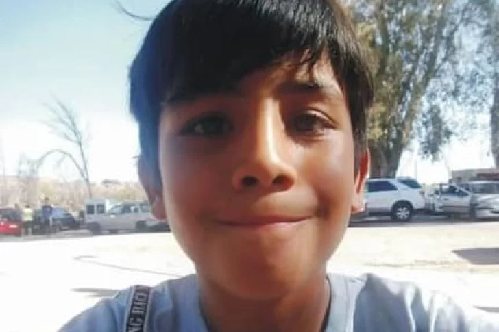 Ian perdió el habla por un tumor y necesita una tablet para poder comunicarse a través de una app