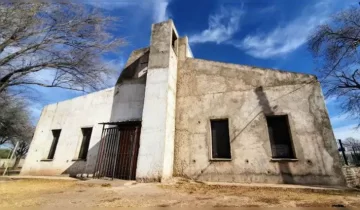 Insólito: usurparon una Iglesia y pusieron un parripollo Insólito: usurparon una Iglesia y pusieron un parripollo