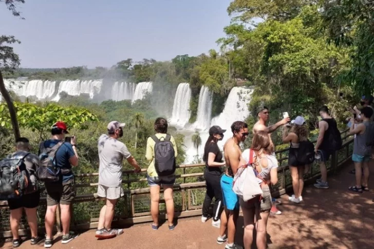 El inimaginable precio que una turista pagó por dos panchos en Iguazú