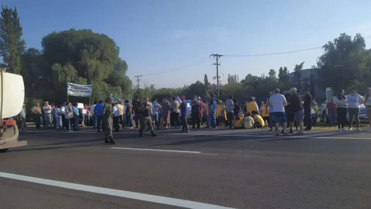 Contradesayuno de productores sanjuaninos y mendocinos por el bajo precio de la uva Contradesayuno de productores sanjuaninos y mendocinos por el bajo precio de la uva