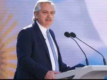 Fernández aparecerá públicamente por primera vez esta tarde luego de la renuncia de Guzmán Fernández aparecerá públicamente por primera vez esta tarde luego de la renuncia de Guzmán