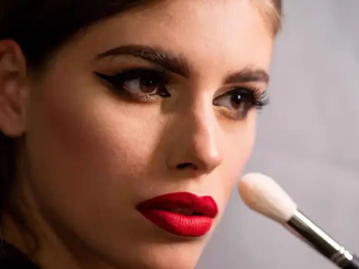 Mejillas de esquiadora: cómo lograr la técnica de maquillaje viral del momento Mejillas de esquiadora: cómo lograr la técnica de maquillaje viral del momento